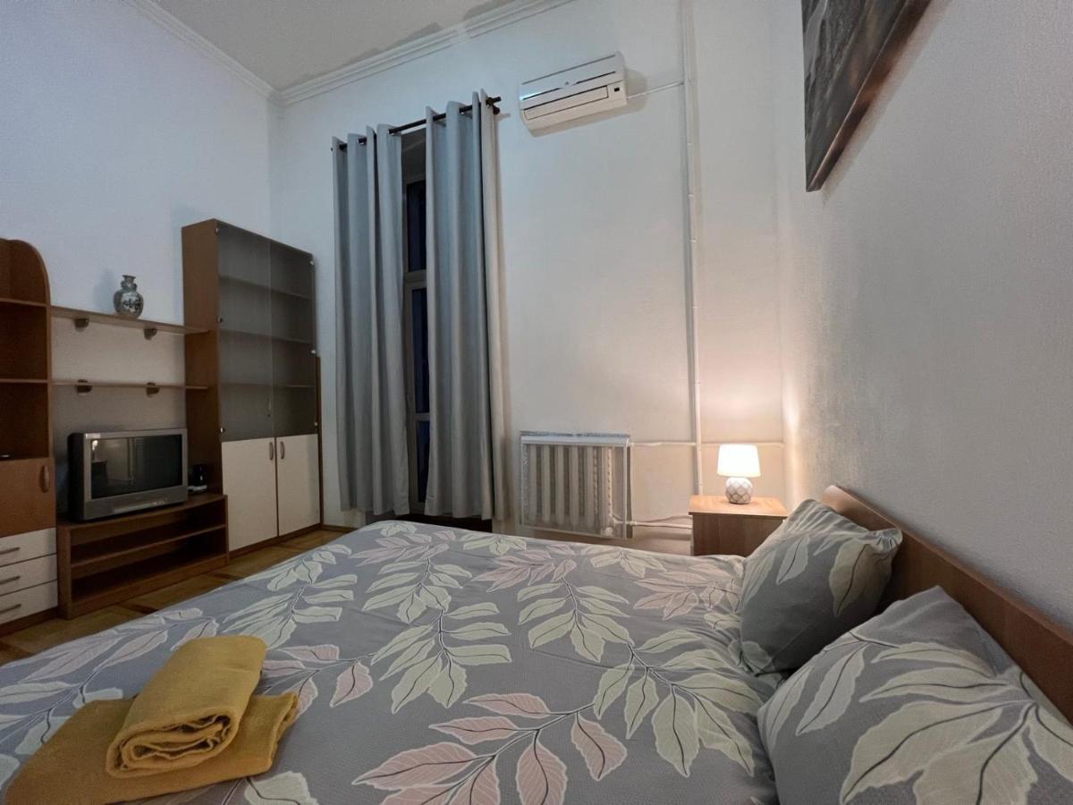 Apartment In The Historic Center Kyiv Exterior photo